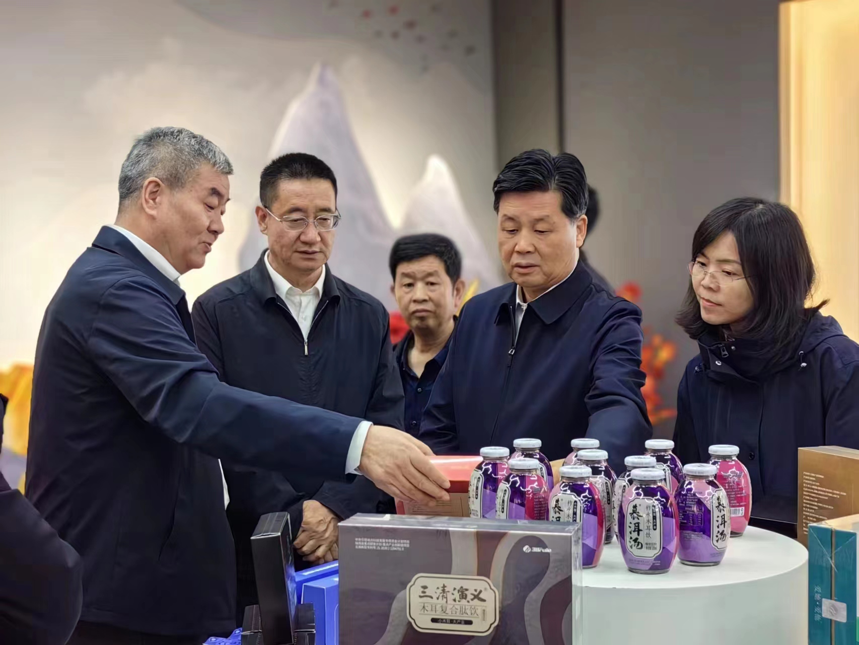 陜西省政協(xié)委員、三八婦樂袁曉峰榮獲2023年度優(yōu)秀省政協(xié)委員表彰